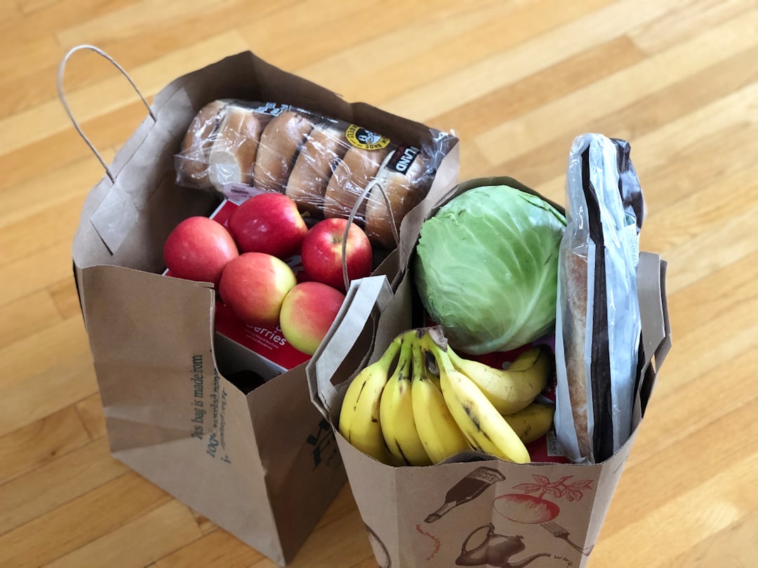 You are currently viewing Save Money on Groceries in 2026: 15 Smart Hacks